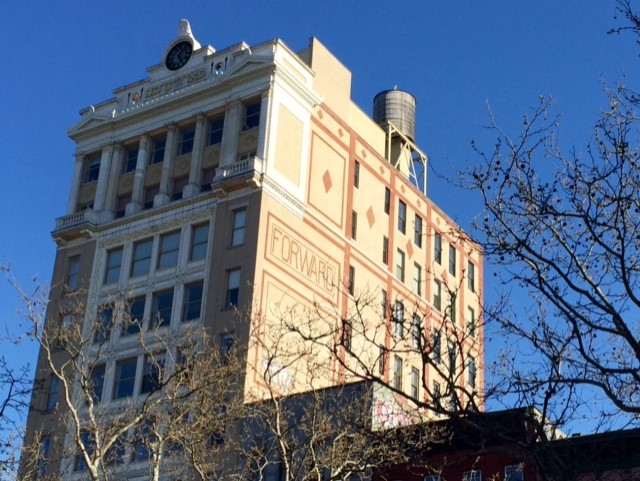 Foward building, sur East Broadway. Lower East Side.