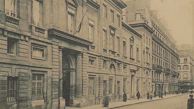 Façade de l'Ecole des Ponts et Chaussées